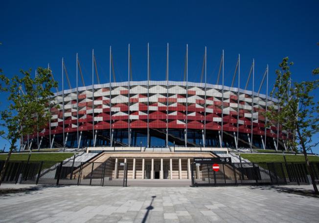 4. OPIS PRAW PARTNERSKICH 4.1. Prawa wizerunkowe Tytuł Partnera Tytularnego Stadionu Narodowego w Warszawie.