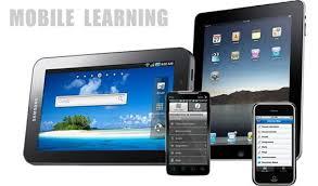 M-learning (mobile learning) mobilne uczenie się z wykorzystaniem przenośnego, bezprzewodowego sprzętu jak laptopy, palmtopy, a także nowoczesne telefony komórkowe, tzw. smartfony.
