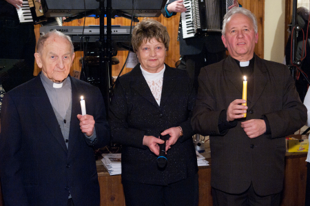 14 stycznia 2012 roku w świetlicy-remizie w Kamieniu odbyły się dwa spotkania z opłatkiem i kolędą.