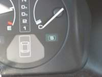 Dioda w ECU w starszych konstrukcjach Dioda automatycznej skrzyni biegów 2. W samochodach z roku 1992 i kolejnych samo ECU nie ma kontrolki.