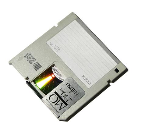 MO vs. Rewritable DVD MIS Uptime Performance Capacity Technologia vs.