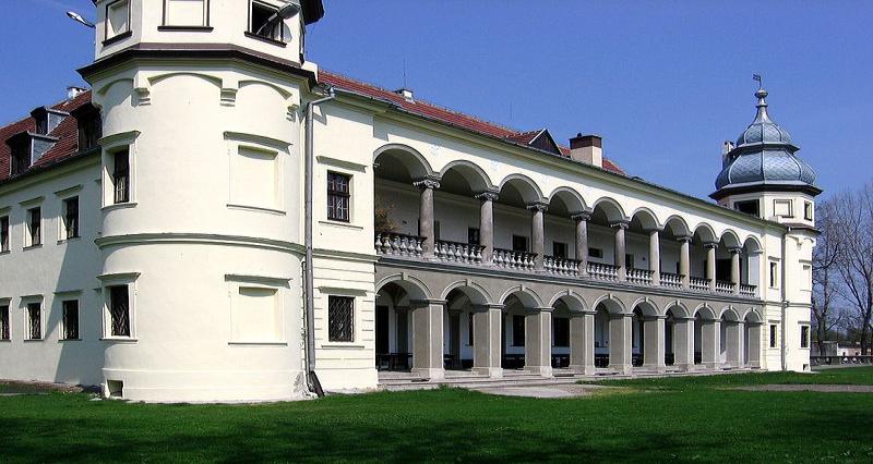 LOKALIZACJE Na posiedzenia zarządu i spotkania biznesowe proponujemy Państwu dwa malownicze pałace zlokalizowane na dolnym Śląsku, nieopodal Wrocławia.