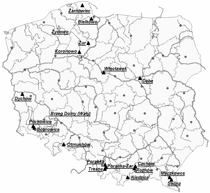 53 8. STAN AKTUALNY ENERGETYKI WODNEJ W POLSCE W systemie elektroenergetycznym Polski jest zainstalowanych 19 elektrowni wodnych o mocy większej od 5 MW, w tym 3 elektrownie z pompowaniem i 3