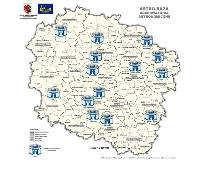 80 Wykorzystanie małych teleskopów 2013 2 Astrobazy W popularyzacji astronomii istnieje luka pomiędzy planetariami a profesjonalnymi obserwatoriami.