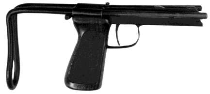 Pospawane i zmontowane, główne elementy. 178 Końcowym efektem była konstrukcja zbliżona parametrami do amerykańskiego pistoletu maszynowego, z okresu wojny - M3.