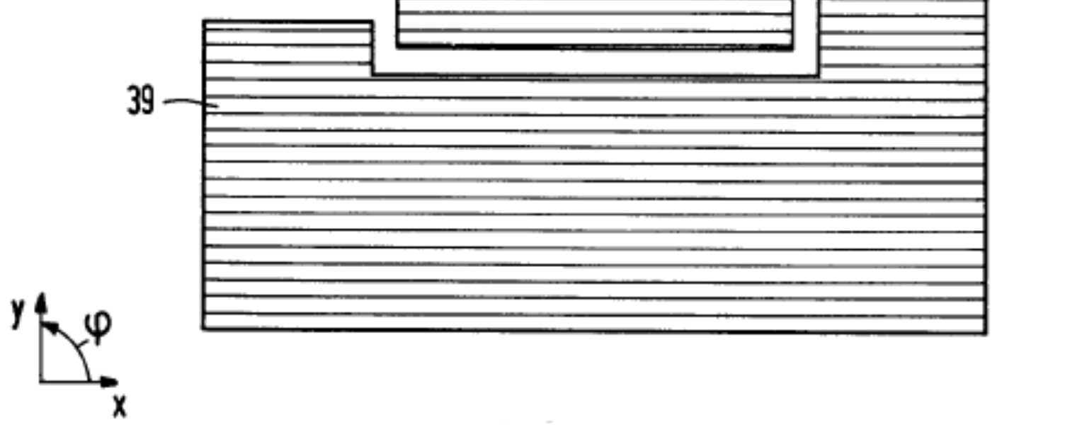 (a) (b) Rys. 45. Laserowe pozycjonowanie głowic w magnetowidzie VHS [Murata, Mukae i in. 1992]: (a) zwiększanie wysokości głowicy, (b) zmniejszanie wysokości głowicy.