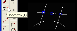 Modyfikacje obiektów Rozdział 5. Modyfikacje obiektów Przesunięcie (0ffset) [O] Zdjęcie 52 To polecenie służy do przesuwania zaznaczonego obiektu na określoną odległość.