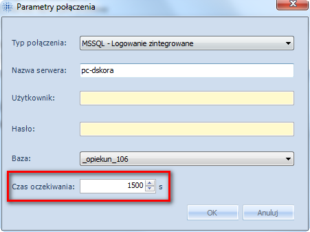 Rysunek 5.20 Konfiguracja źródła dla raportów W drugim przypadku należy w oknie Treśd na zakładce Zapytanie wpisad zapytanie SQL. Przy tworzeniu nowego raportu możemy go oznaczyd jako raport źródłowy.