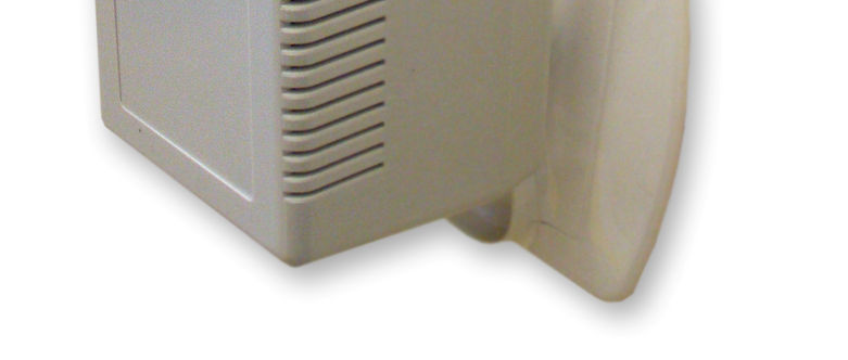 Rysunek 6. Instalacja karty SIM w centrali systemu. KROK 5: Przykręć znajdującą się w zestawie antenę GSM.