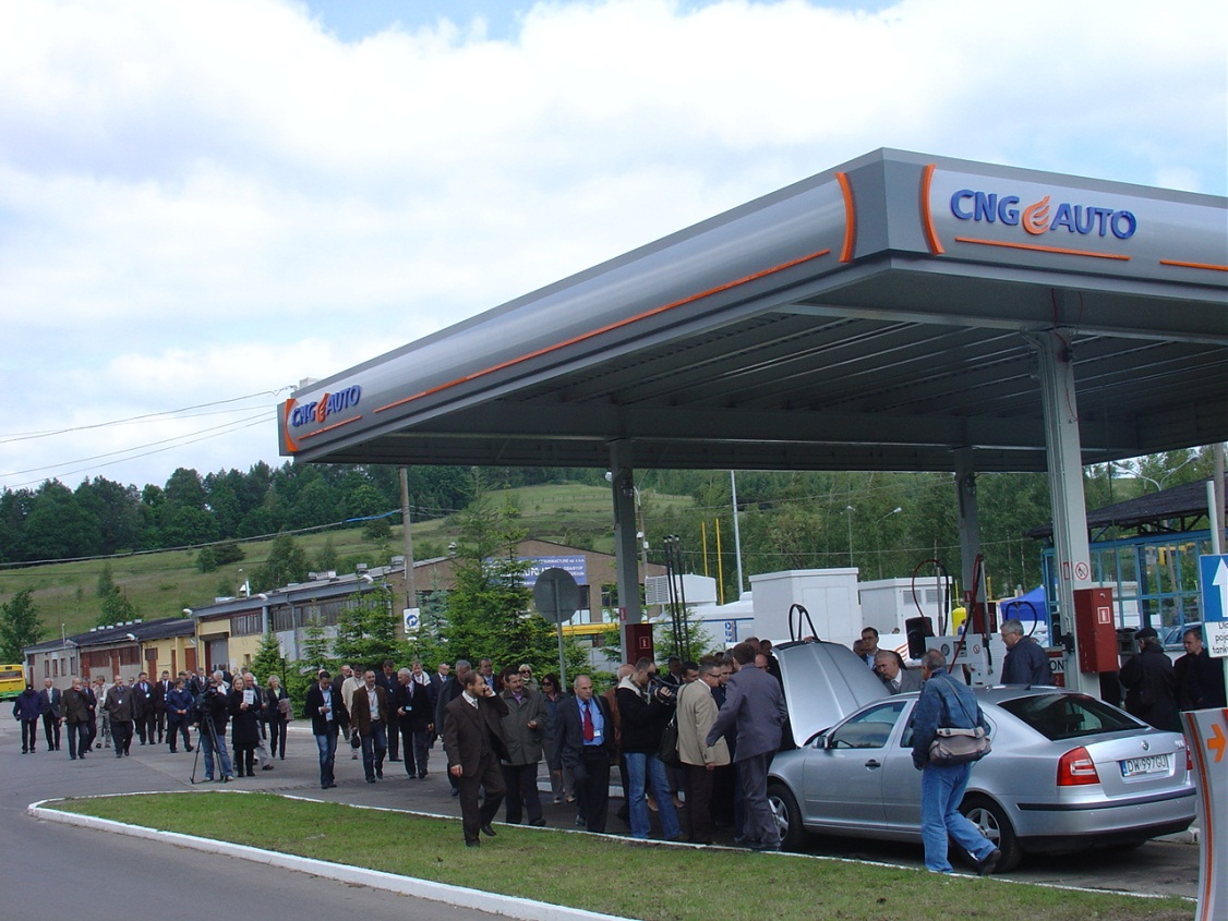 Charakterystyka stacji CNG o wydajności 1200nm3/h w Wałbrzychu Stacja o wydajności 1200 nm3 w Wałbrzychu czynna 24h 7 dni w