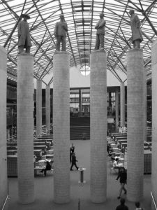 LISTOPAD W BIBLIOTECE... zebrała się na posiedzeniu w dniu 4 listopada.