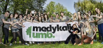 DZIAŁALNOŚĆ STUDENCKA 9 ERASMUS Uniwersytet Medyczny w Białymstoku otrzymał w roku 24 Kartę ERASMUSA, a w 27 roku tzw.