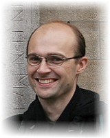 Mariusz Wiśniewski vice prezes Pracowni Komet i Meteorów odpowiadam za koordynację obserwacji video, zainteresowany astronomią od zawsze; mgr astronomii