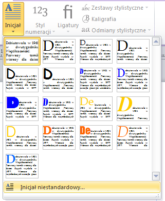 Aby usunąć niechciane strony, zaznaczamy je w oknie nawigacji i z karty Wstążki Projekt strony wybieramy polecenie Usuń lub wywołujemy kontekstowe menu prawym przyciskiem myszy i klikamy w zakładkę