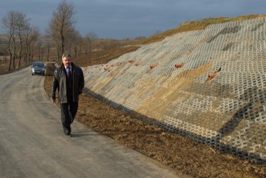 Grudzień 2012 Strona 3 Powiatowy Zarząd Dróg w Przeworsku Inwestycje i remonty na drogach powiatowych w 2012 r.