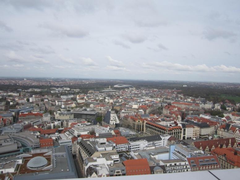 Lipsk Miasto na prawach powiatu, najliczniejszy ośrodek Saksonii, i drugi, po Berlinie, wschodnich Niemiec. Jest stolicą okręgu administracyjnego Lipsk.