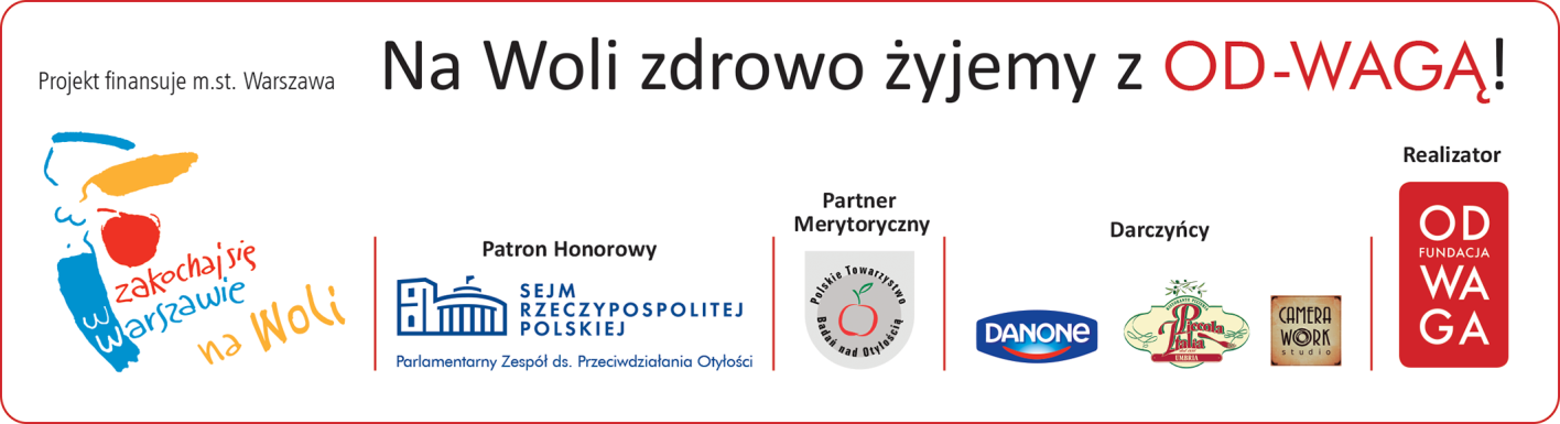 PRZEPISY NA ZDROWE I TANIE DANIA DOMOWE Marchewkowa zupa-krem 1 cebula drobno posiekana 1 zmiażdżony ząbek czosnku 500 g marchewki litr bulionu warzywnego sól, pieprz natka pietruszki, pestki dyni