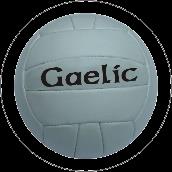 Opis zasad gry w Futbol Gaelicki dostosowany do warunków Orlika Opis kilku ćwiczeń obrazujących przepisy oraz podstawowe techniki stosowane podczas gry Autor : Dawid Pomorski Treść poradnika jest