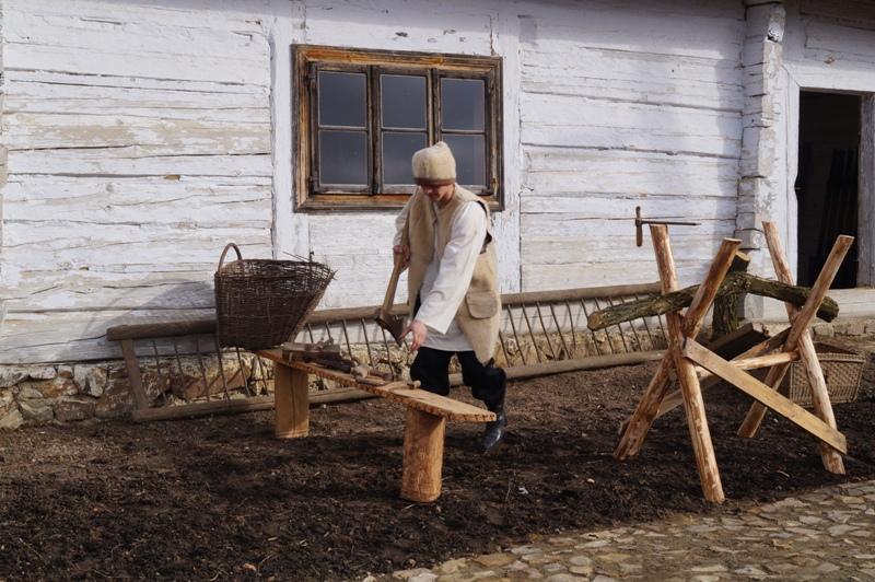 Chałupa Wojciecha Samca Główną atrakcją Kakonina jest zabytkowa, drewniana chałupa wybudowana ok. 1280 r. przez Wojciecha Samca.