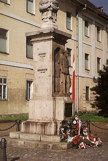 Fot. 11. Pomnik ku czci żołnierzy 12 Pułku Piechoty Źródło: zbiory własne Po 1918 r. w Wadowicach zaczął rozwijać się niewielki przemysł.