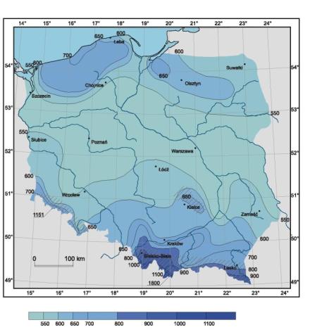 Rys. 5.5. Średnie roczne sumy opadów [mm] na obszarze Polski (1971-2000). Źródło: IMGW-PIB Opad śniegu, stanowi od 15 do 20% rocznej sumy opadów.