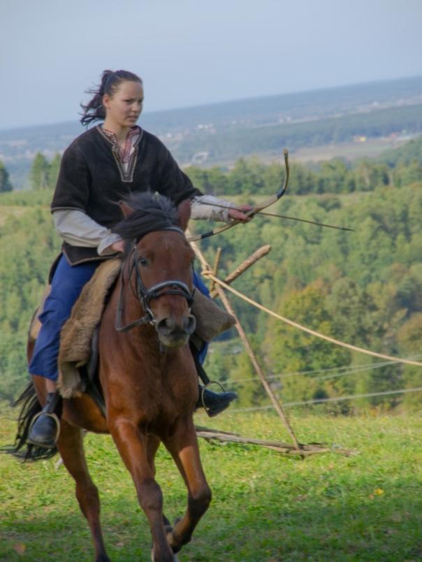 Wojewódzkie obchody Światowego Dnia Turystyki Gród w Stobiernej 2012 13.