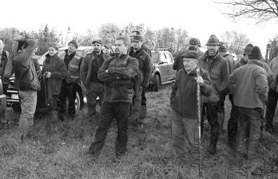 Węgrzech rozeszła się już fama o memoriale im. B. Gierszewskiego, naszych dobrych łowiskach i posokowcach. Trochę nas ta ilość ludzi przeraziła.