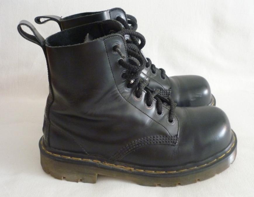 39. Buty - Martensy, model 1460 Projektant/Firma: Klaus Maertens Firma R.