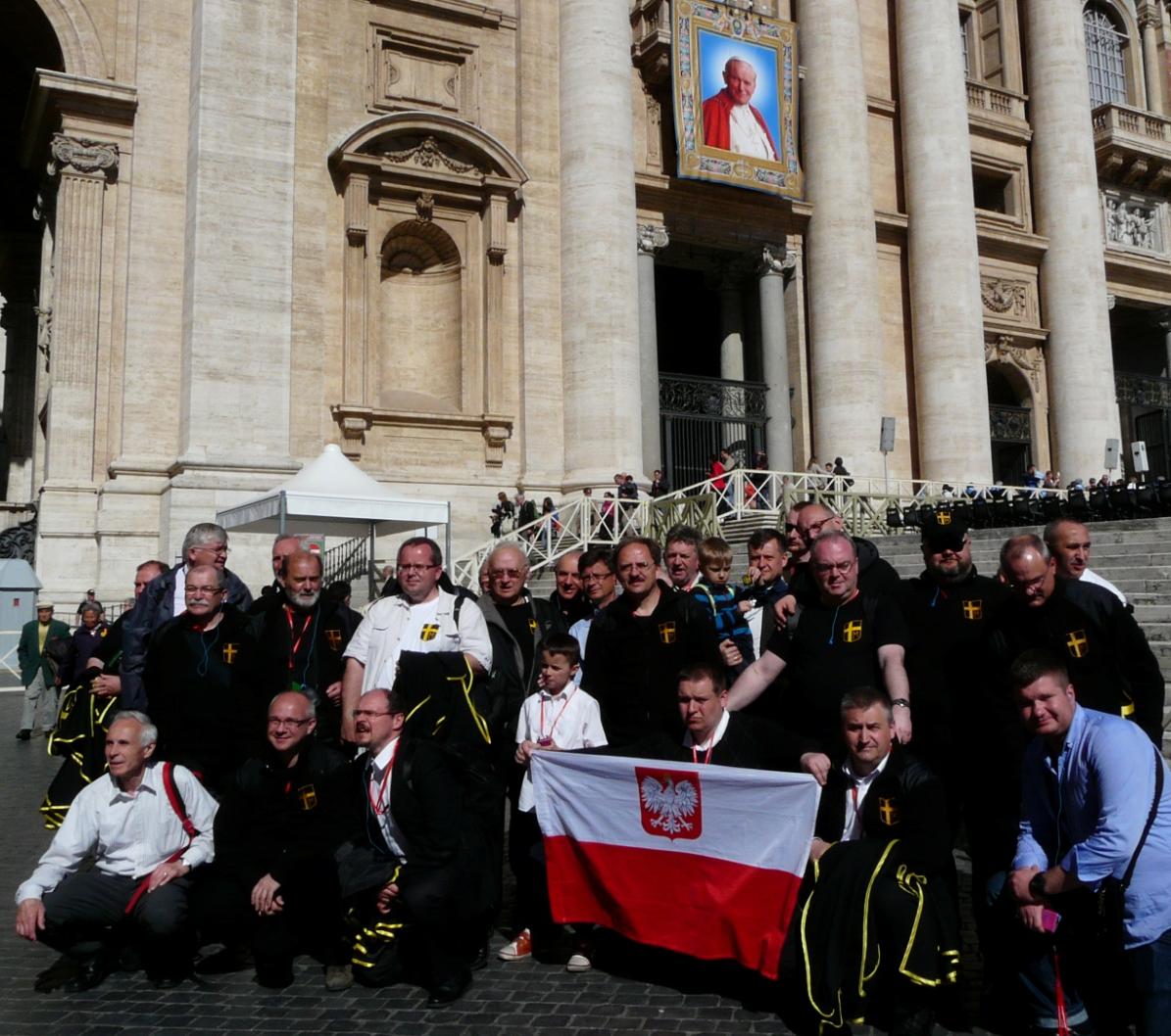 Na przełomie kwietnia i maja 2014 roku zorganizowaliśmy pielgrzymkę do Włoch. 27 kwietnia 2014 roku byliśmy obecni na kanonizacji naszego Patrona w Rzymie.