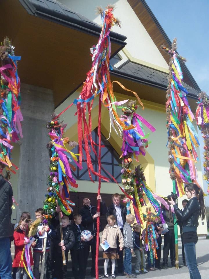 TRADYCJA... KONKURS PALM WIELKANOCNYCH Gminny Ośrodek Kultury w Gródku nad Dunajcem wspólnie z Ks.