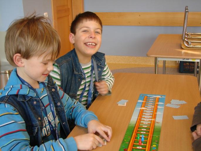 ZALETY: Lepszy start w nowe jutro ODDZIAŁYWANIE PROJEKTU nawiązanie bliższej współpracy z rodzicami uczniów/uczennic biorących udział w projekcie, łatwiejsza komunikacja z