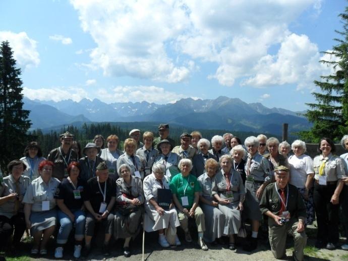 11. XXII OGÓLNOPOLSKI ZŁAZ SENIORÓW W SZCZECINIE Dnia 31 lipca 2013r około 300 seniorów ZHP z całej Polski, w tym 3 z KS- HiS Matecznik wyruszyło do Szczecina na kolejny już XXII Ogólnopolski Złaz