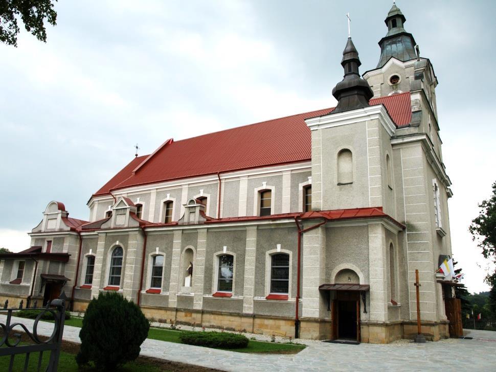 prace konserwatorskie przy polichromii w zabytkowym kościele parafialnym w Boguchwale dotacja: 20 000 zł renowacja okien i drzwi oraz wykonanie