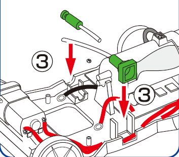 4. Umieścić ogniwo paliwowe w kwadratowym otworze umieszczonym na środku podwozia samochodu.