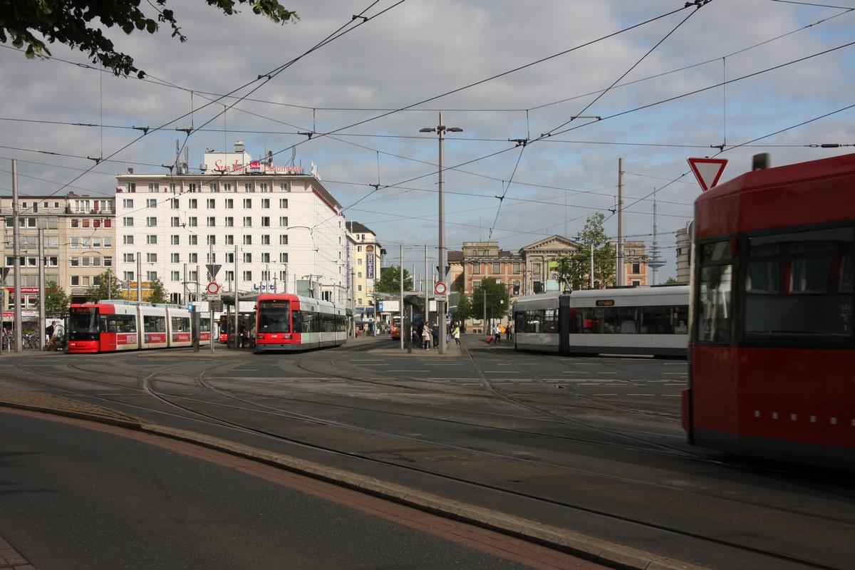 Łódzka Inicjatywa na Rzecz Przyjaznego Transportu Stowarzyszenie zwykłe, zarejestrowane 1 czerwca 2004 r. w Łodzi, nr rej. SSP-V-5011/15/04 Adresy do korespondencji: 91-850 Łódź, ul.