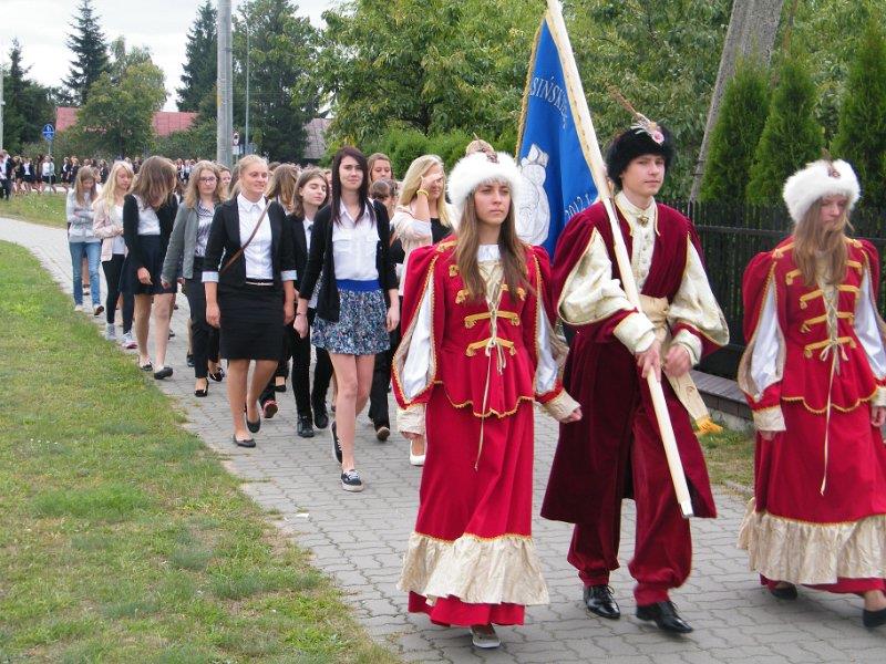 Nr1/2013 Październik Byle do Dzwonka MIESIĘCZNIK GIMNAZJUM IM.