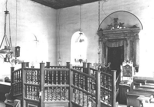 Wnętrze synagogi w Białej-Rawskiej, XIX