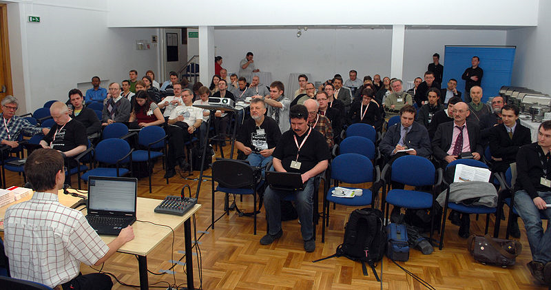 Działania na rzecz rozwoju społeczności projektów Wikimedia Konferencja Wikimedia Polska 2010 Konferencja Wikimedia Polska 2010 była piątym tego rodzaju wydarzeniem zorganizowanym przez
