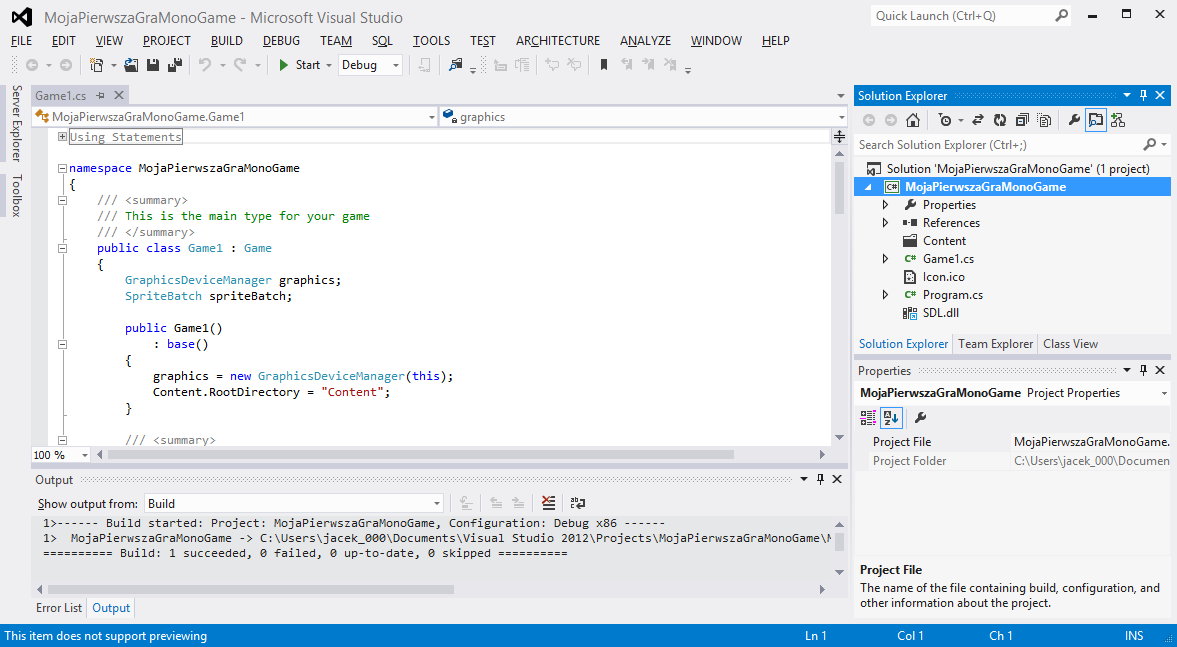 Rysunek 2. Środowisko VS po utworzeniu projektu gry MonoGame Klasa gry Plik Game1.cs zawiera kod klasy Game1. Jest to odpowiednik klasy Form1 ze zwykłych okienkowych projektów Visual C#.