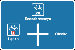 jazda w prawo oznakowanie drogowskazowe kierunek w prawo oznakowanie drogowskazowe kierunek na wprost tablice przeddrogowskazowe z numerem szlaku rowerowego krajowego i regionalnego podjazd dalszy