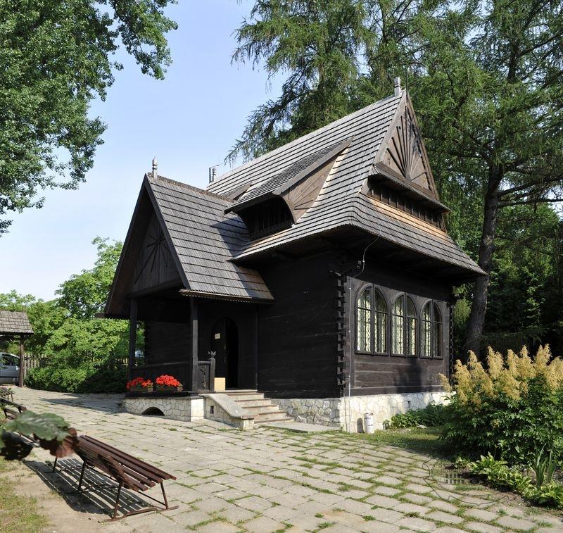 otwarte 17 czerwca 1928 roku Muzeum Stefana Żeromskiego mieści się w dawnej pracowni pisarza,
