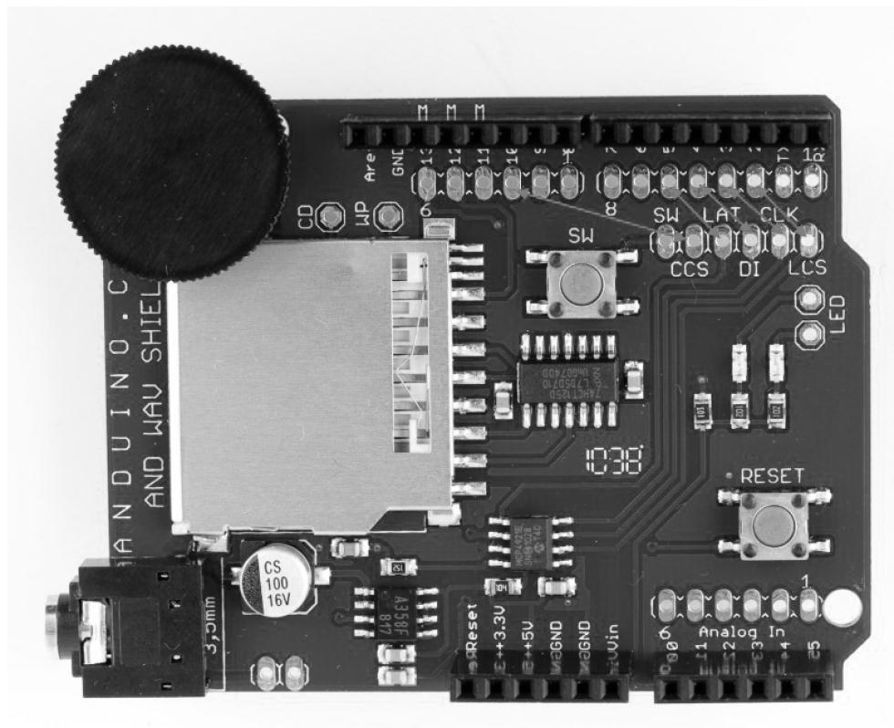 Potencjometr do regulacji głośności Slot karty SD/MMC, powyżej dodatkowe wyprowadzenia: CD Card Detect sygnalizacja włożenia karty WP Write Protect sygnalizacja ochrony zapisu na karcie (ustawiana