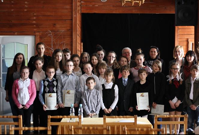 Obecnie w sali odbywają się spotkania środowiskowe, taneczne czwartki seniorów, spotkania wolontariuszy,