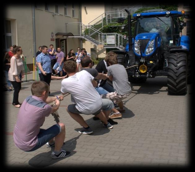 TRILIADA Celem tej imprezy, współorganizowanej przez Studenckie Koła Naukowe, jest poszerzenie