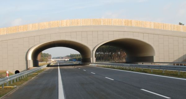 Szanowni Państwo! To wielkie dzieło dr Jana Kulczyka, budowa autostrady z Konina do granicy Niemiec, została zakończona.