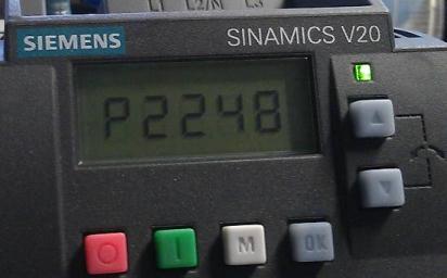 SINAMICS V20 szybkie i wygodne uruchomienie 4 Ogólne nastawy Naciśnij: Ustawienia parametrów parametrów Wybór makra aplikacyjnego Np.