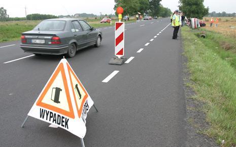 2012 Podstawowe statystyki wypadków drogowych na zamiejskiej sieci dróg krajowych w roku 2011 Opracowanie: Wydział Pomiarów Ruchu