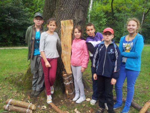 W piątek, 13 września 2013r. wybraliśmy się do parku na Zdrowiu, aby wspólnie z harcerzami obchodzić święto Chorągwi Łódzkiej. Zostały tam dla nas przygotowane rozmaite atrakcje, np.