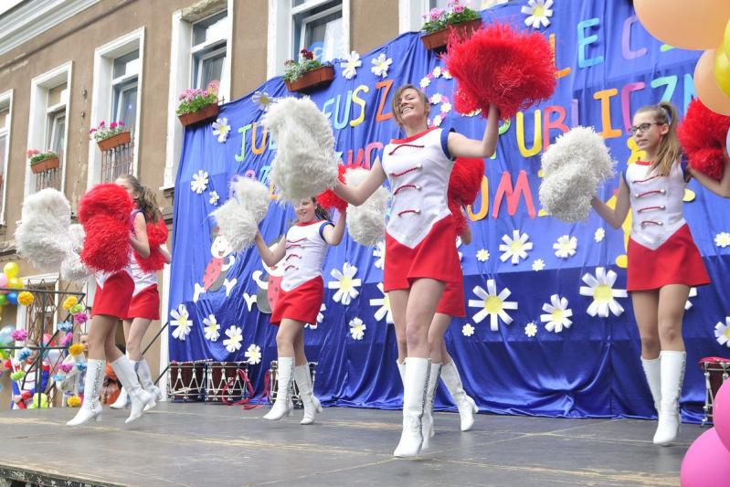 Niesamowitą atrakcją był występ zespołu majoretek i tamburmajor ki, Joanny Cieciory z Radomskiej Młodzieżowej Orkiestry Dętej Grandioso pod kierownictwem Pani Renaty Maciejewskiej.