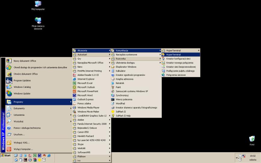 Kiedy sterownik zostanie podłączony do komputera, można uruchomid program HyperTerminal.